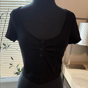 SHEIN Black Scoop Neck Crop Top